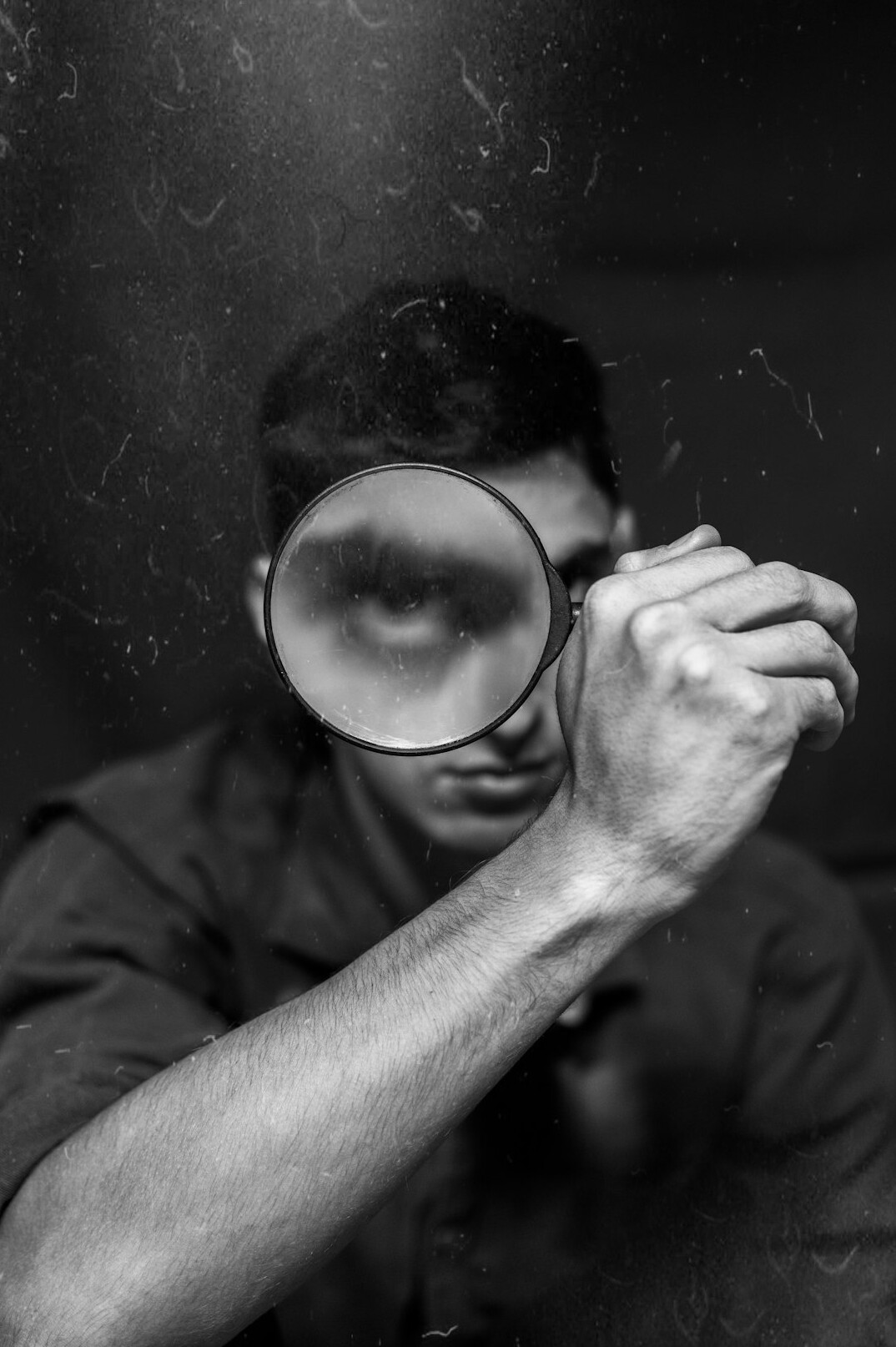 detective solving puzzle